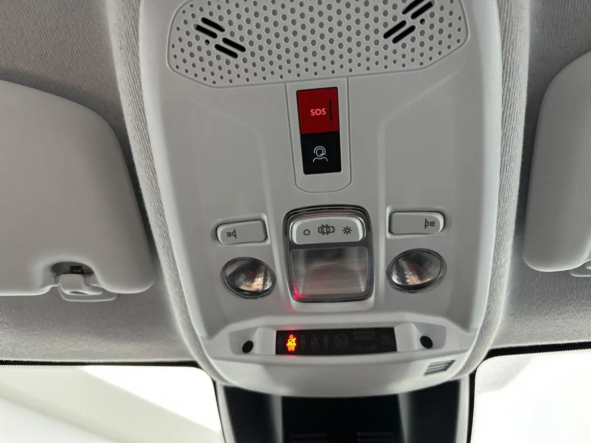 Electric Long Range Business Edition 51 kWh | Camera | Sensoren V+A | Apple Carplay&Android Auto | ECC | LMV | 424km WLTP | 156PK | Tot 8 jaar garantie!