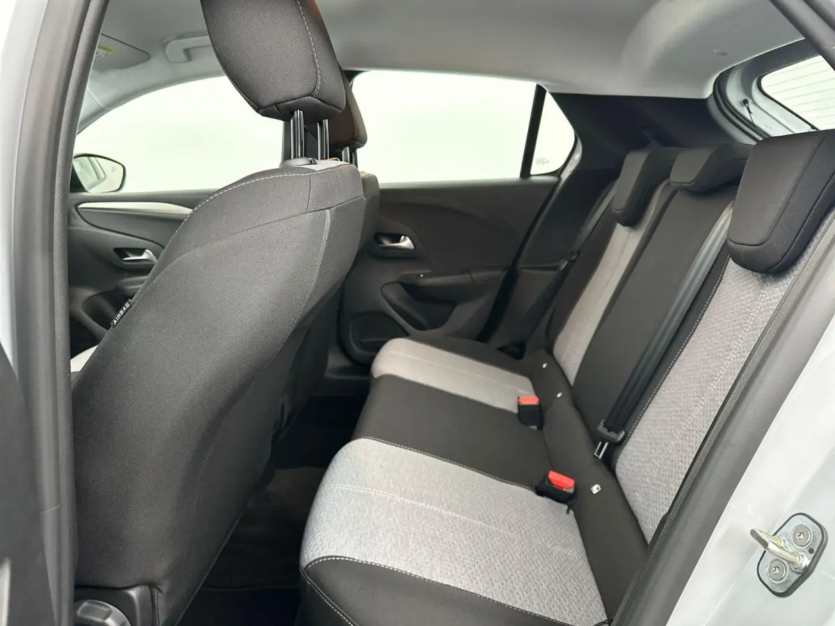 Electric Long Range Business Edition 51 kWh | Camera | Sensoren V+A | Apple Carplay&Android Auto | ECC | LMV | 424km WLTP | 156PK | Tot 8 jaar garantie!