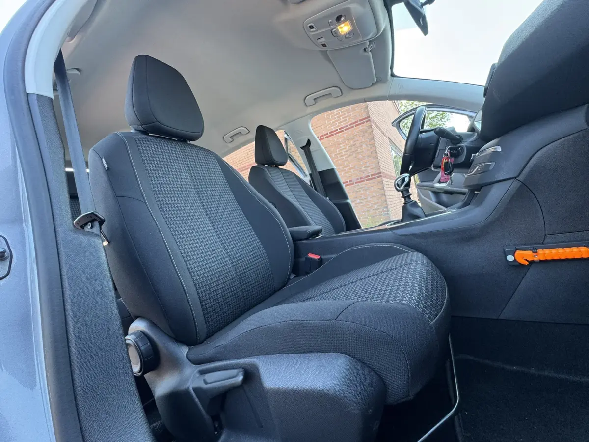 1.5 BlueHDi Blue Lease, Euro 6, Apple Carplay,
