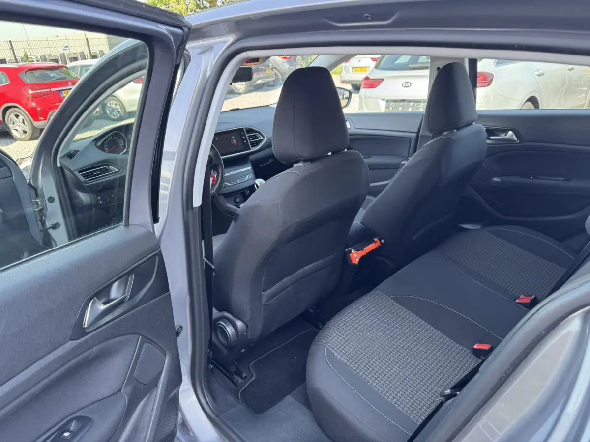 1.5 BlueHDi Blue Lease, Euro 6, Apple Carplay,