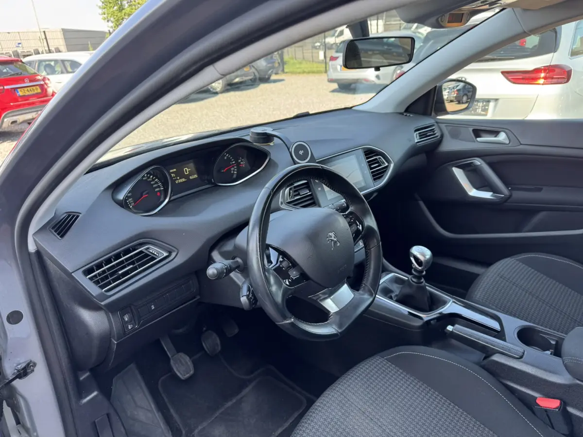 1.5 BlueHDi Blue Lease, Euro 6, Apple Carplay,