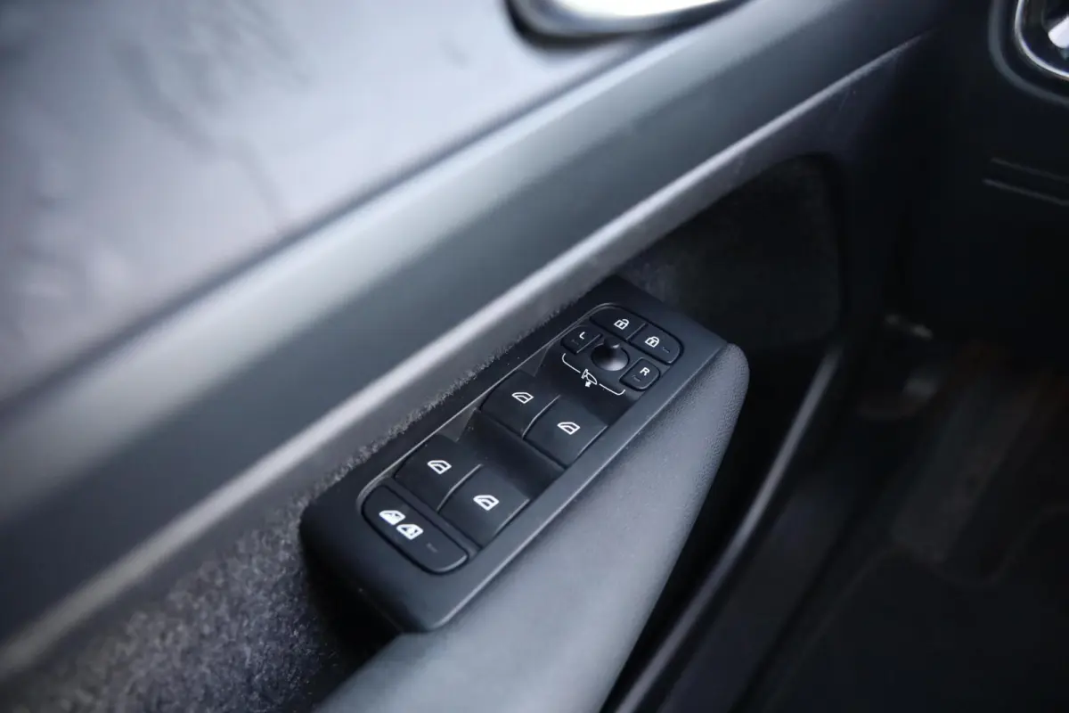 Recharge Core 69 kWh|Camera|Panoramadak|Carplay|Navi|