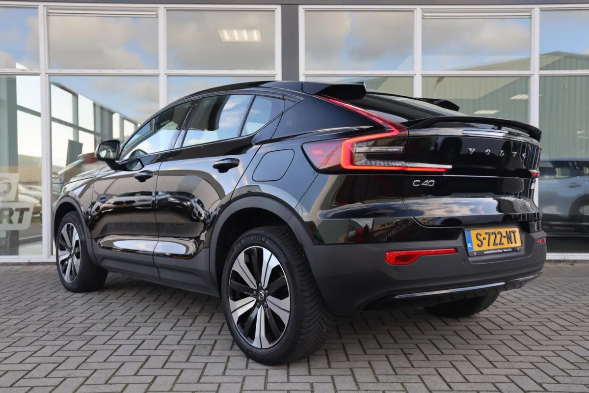 Recharge Core 69 kWh|Camera|Panoramadak|Carplay|Navi|