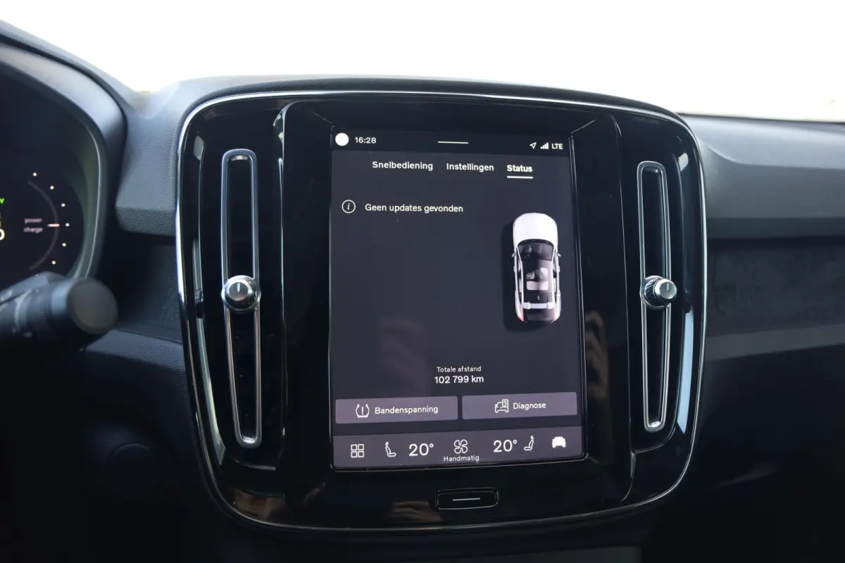 Recharge Core 69 kWh|Camera|Panoramadak|Carplay|Navi|