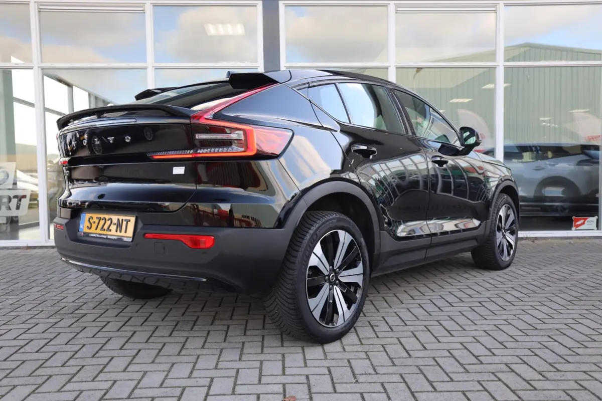 Recharge Core 69 kWh|Camera|Panoramadak|Carplay|Navi|