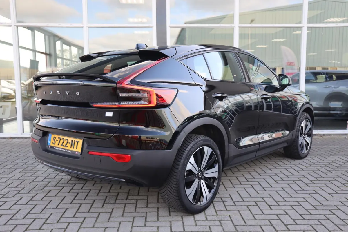 Recharge Core 69 kWh|Camera|Panoramadak|Carplay|Navi|
