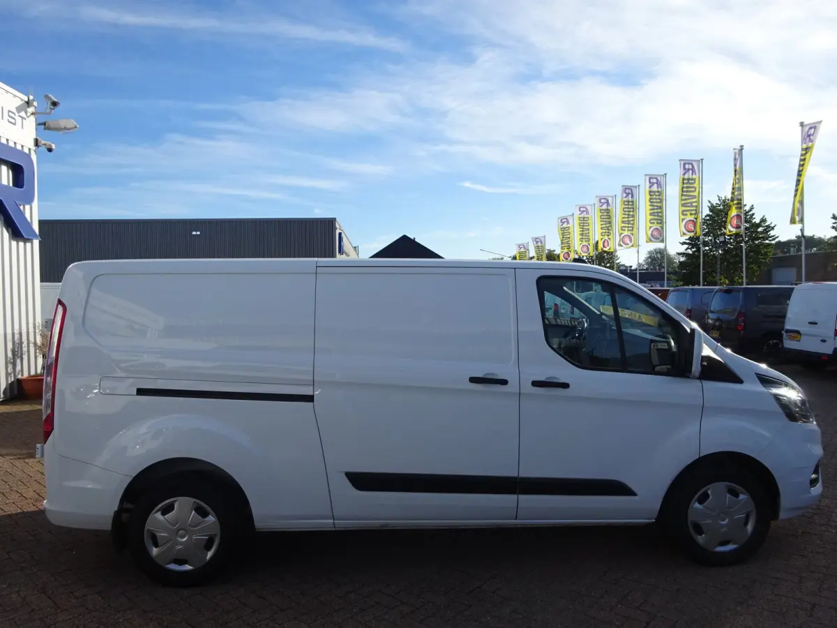 300 2.0 TDCI L2H1 Trend AUTOMAAT 3 ZITTER GROOT SCHERM