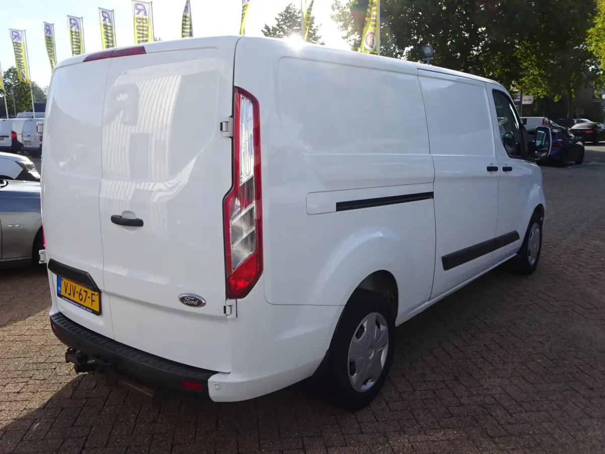 300 2.0 TDCI L2H1 Trend AUTOMAAT 3 ZITTER GROOT SCHERM