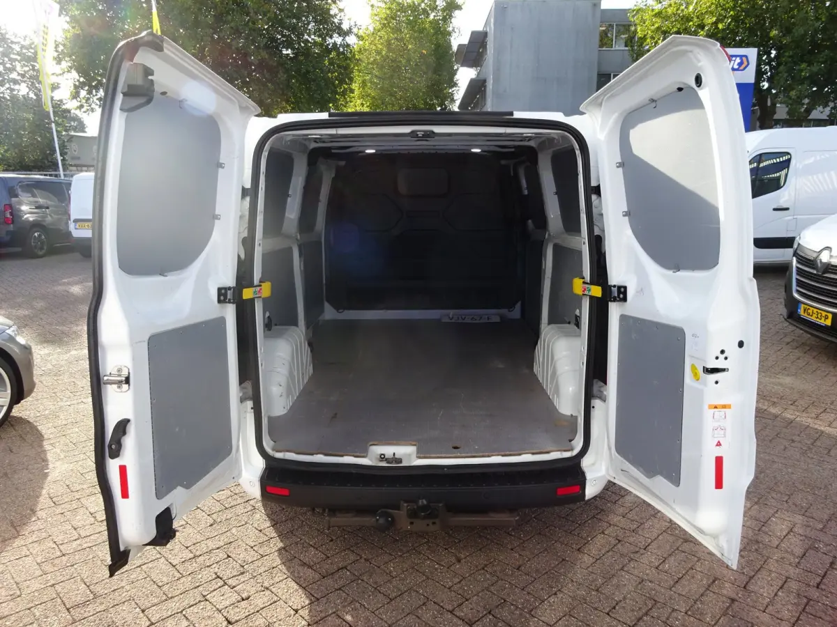 300 2.0 TDCI L2H1 Trend AUTOMAAT 3 ZITTER GROOT SCHERM