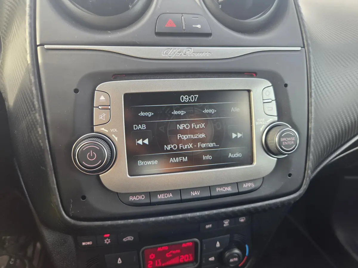 0.9 TwinAir ECO Super / Cruise control / Dab / Hill hold / Parkeersensor achter