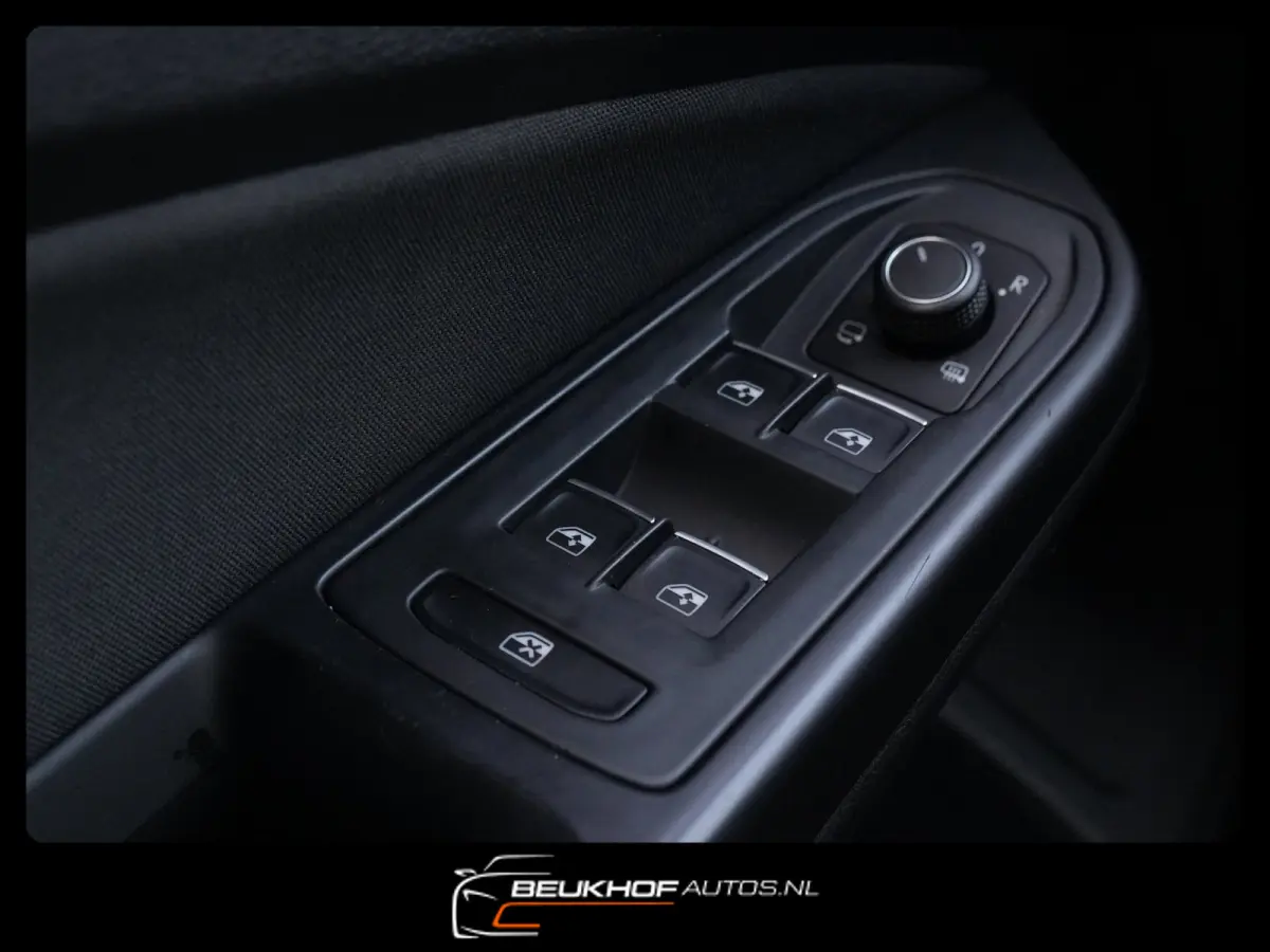 2.0 TDI Golf Camera Carplay Navi Virtual Pdc