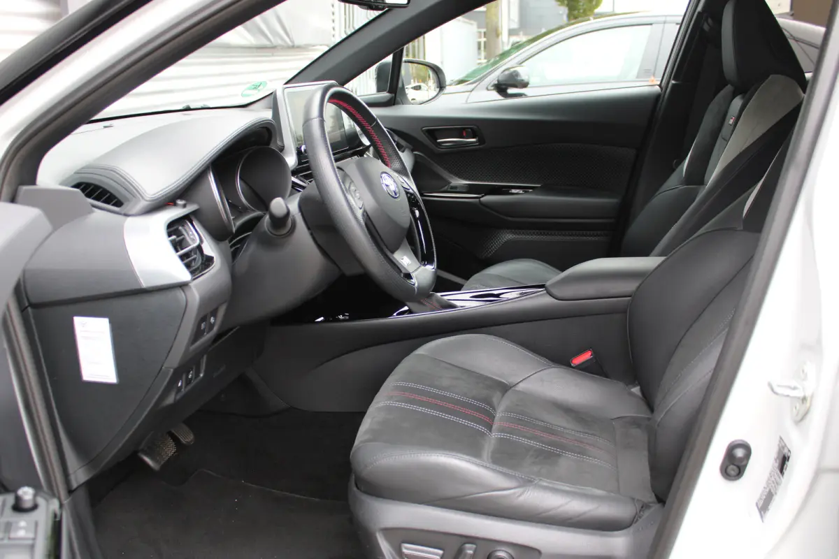 2.0 Hybrid GR-Sport