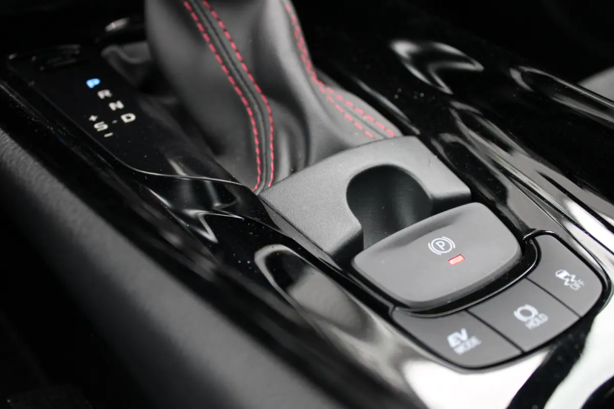 2.0 Hybrid GR-Sport