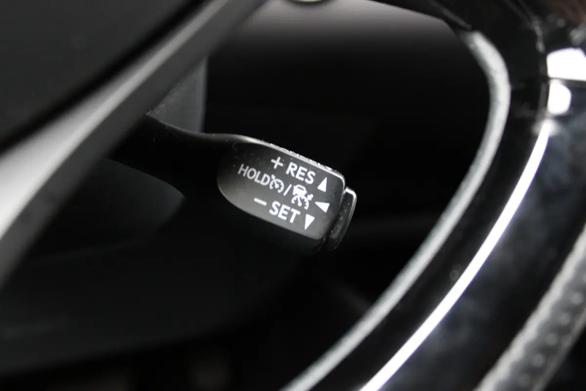 2.0 Hybrid GR-Sport