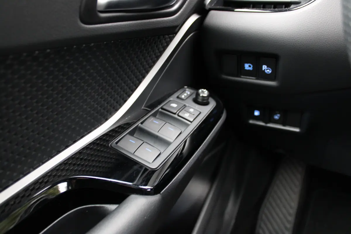 2.0 Hybrid GR-Sport
