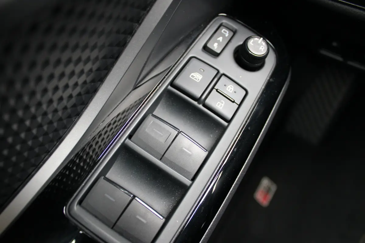 2.0 Hybrid GR-Sport