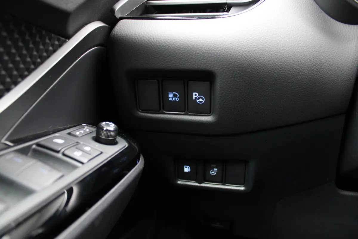 2.0 Hybrid GR-Sport
