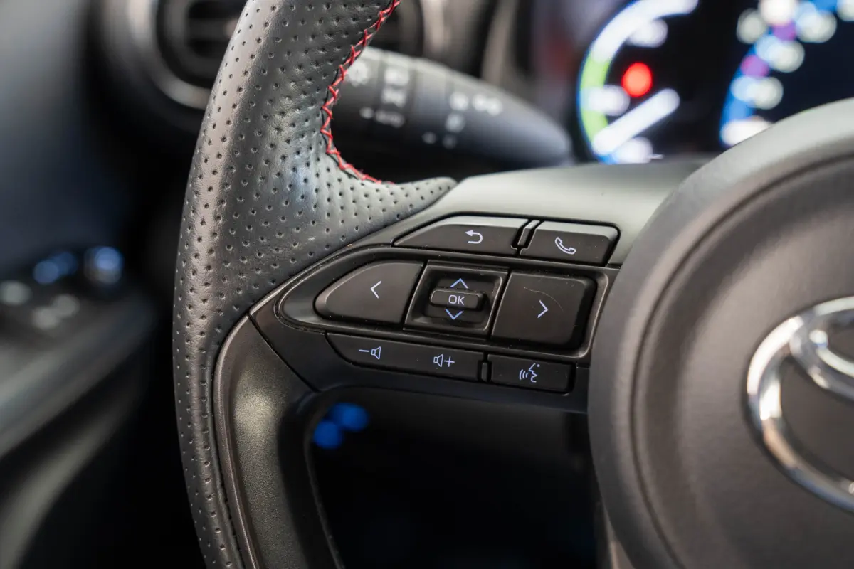 1.5 Hybrid GR Sport | Trekhaak | Alcantara | Stoel & Stuurverwarming | Navigatie | Camera | Apple Carplay & Android Auto |