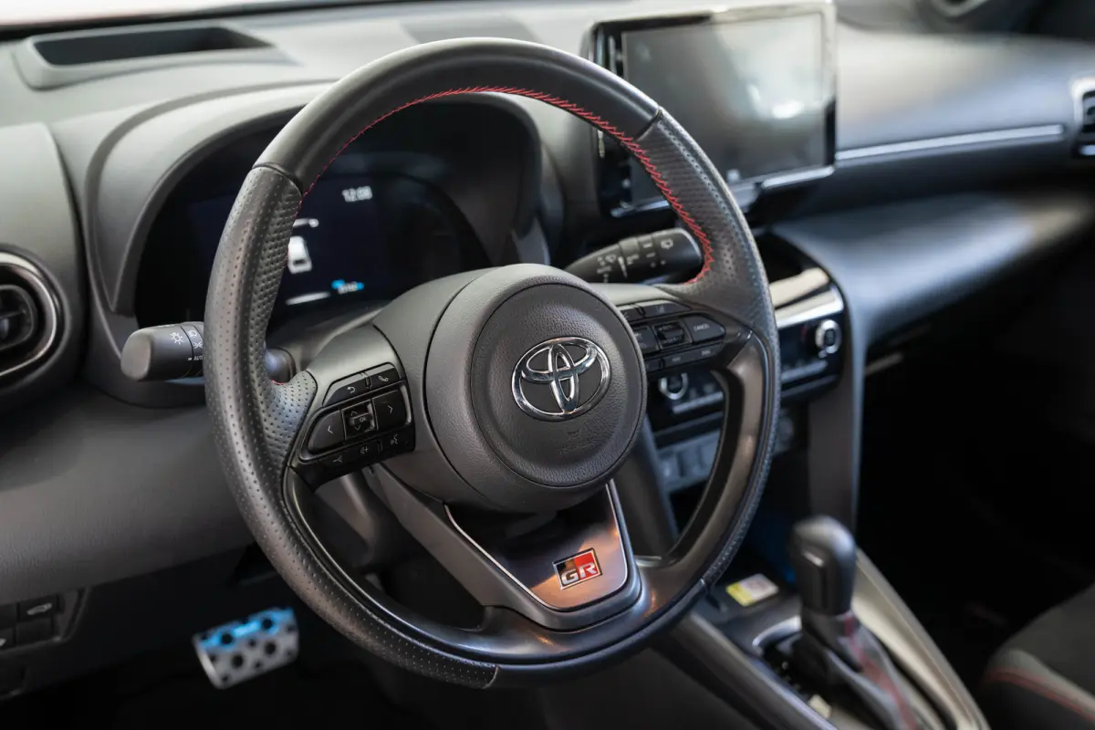 1.5 Hybrid GR Sport | Trekhaak | Alcantara | Stoel & Stuurverwarming | Navigatie | Camera | Apple Carplay & Android Auto |