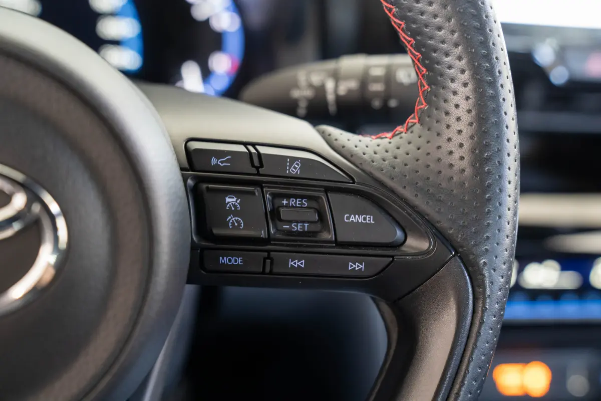 1.5 Hybrid GR Sport | Trekhaak | Alcantara | Stoel & Stuurverwarming | Navigatie | Camera | Apple Carplay & Android Auto |