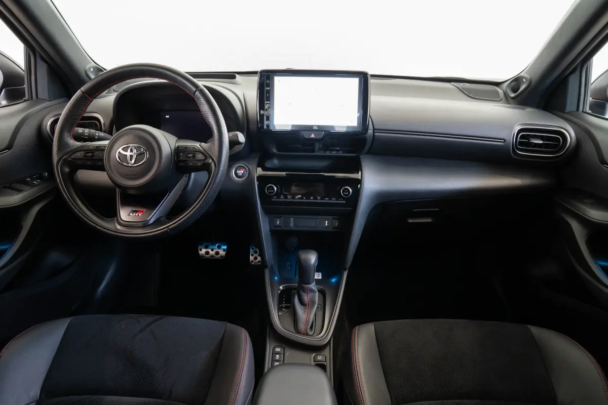 1.5 Hybrid GR Sport | Trekhaak | Alcantara | Stoel & Stuurverwarming | Navigatie | Camera | Apple Carplay & Android Auto |