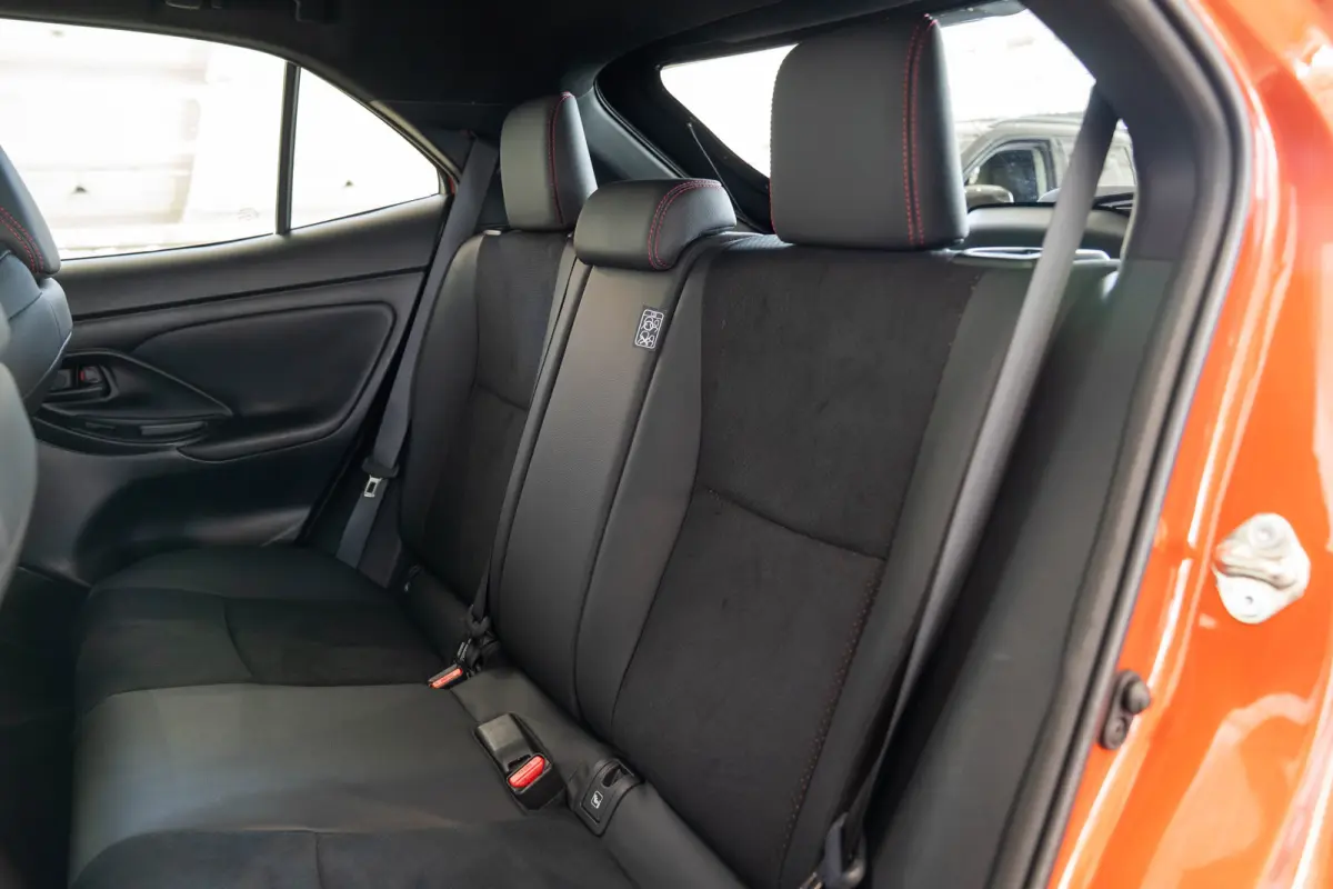 1.5 Hybrid GR Sport | Trekhaak | Alcantara | Stoel & Stuurverwarming | Navigatie | Camera | Apple Carplay & Android Auto |