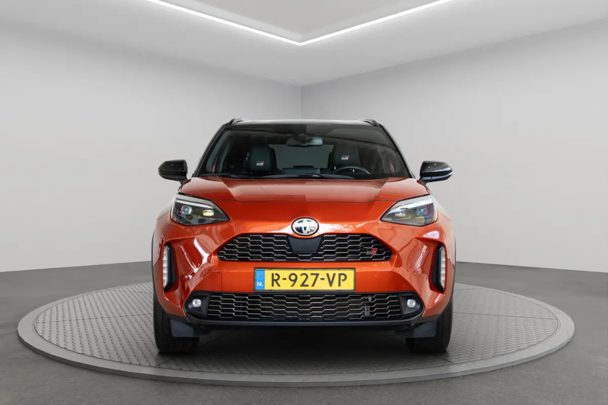 1.5 Hybrid GR Sport | Trekhaak | Alcantara | Stoel & Stuurverwarming | Navigatie | Camera | Apple Carplay & Android Auto |