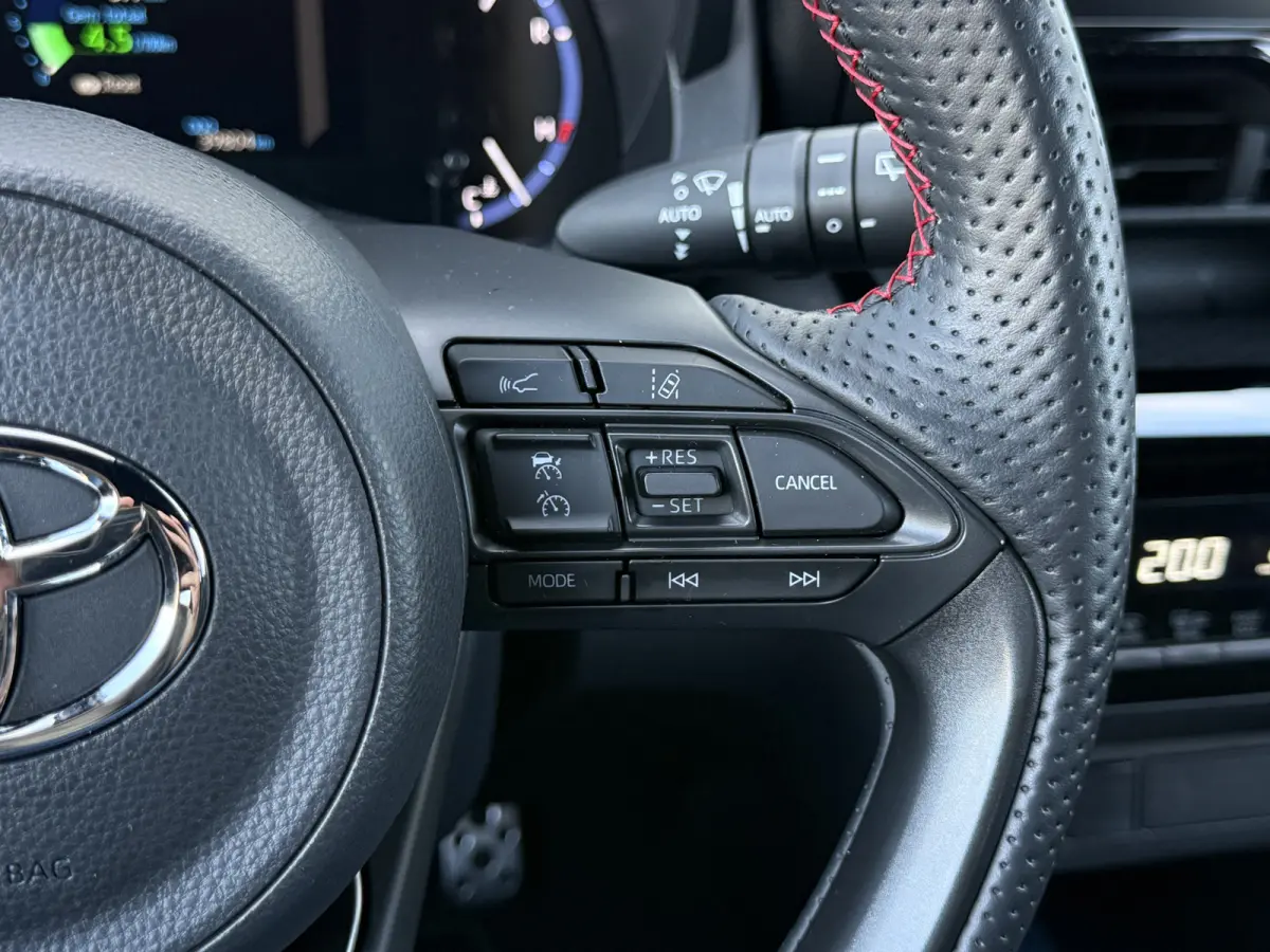 1.5 Hybrid GR Sport | Trekhaak | JBL | HUD | ACC | 18 inch