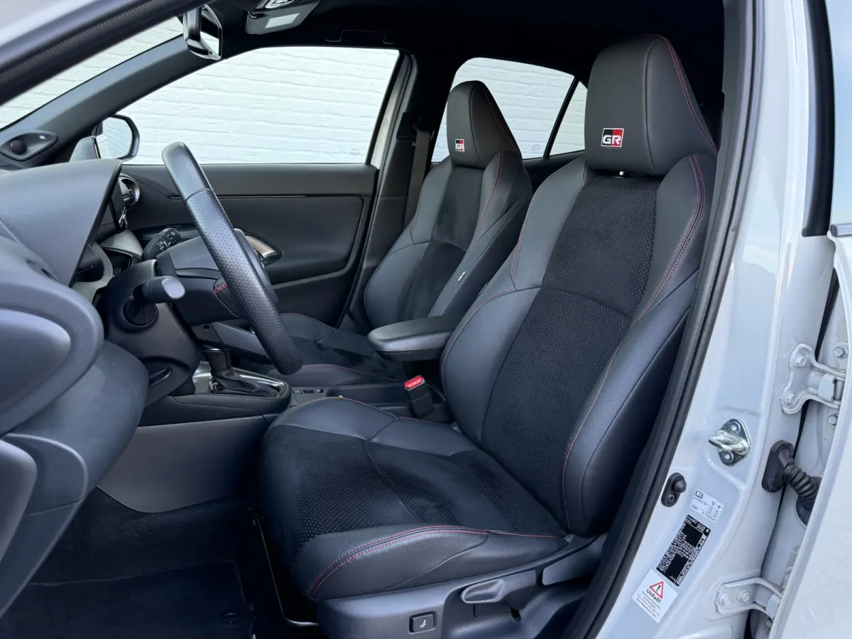1.5 Hybrid GR Sport | Trekhaak | JBL | HUD | ACC | 18 inch