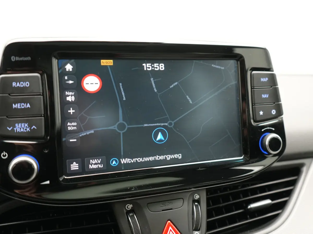 1.4 T-GDI Premium 141pk | Panodak | Adaptive Cruise | Camera | Lederen Sportstoelen Memory & Ventilatie | Keyless | BLIS | Stoelen & Stuur Verwarmd | LED Koplampen | Navigatie | DAB |