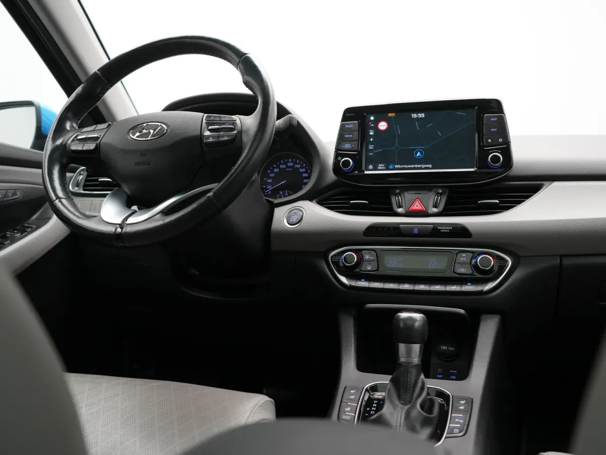 1.4 T-GDI Premium 141pk | Panodak | Adaptive Cruise | Camera | Lederen Sportstoelen Memory & Ventilatie | Keyless | BLIS | Stoelen & Stuur Verwarmd | LED Koplampen | Navigatie | DAB |