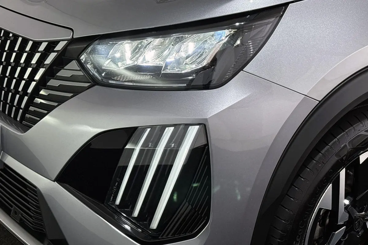 EV Allure 50 kWh Keyless Apple CarPlay 17"