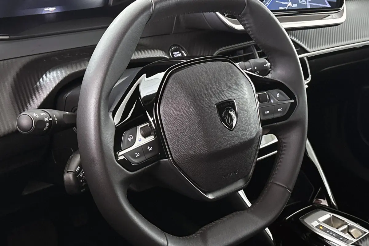 EV Allure 50 kWh Keyless Apple CarPlay 17"
