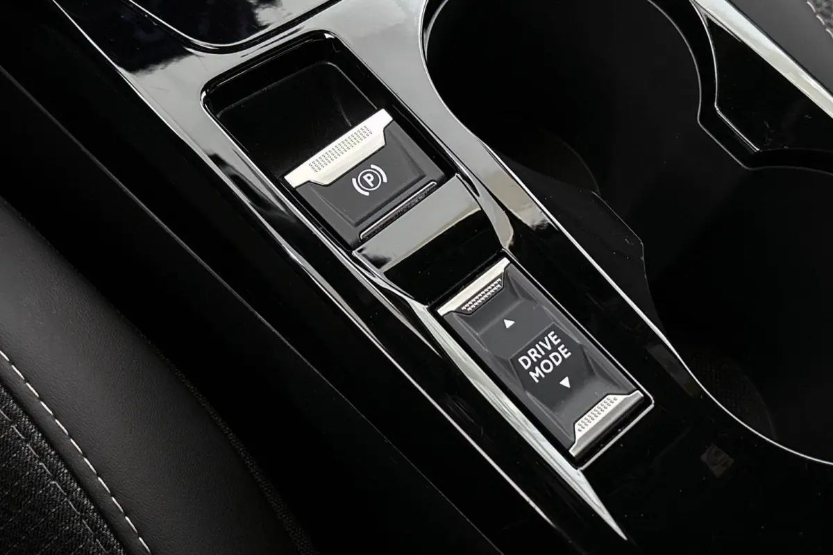 EV Allure 50 kWh Keyless Apple CarPlay 17"