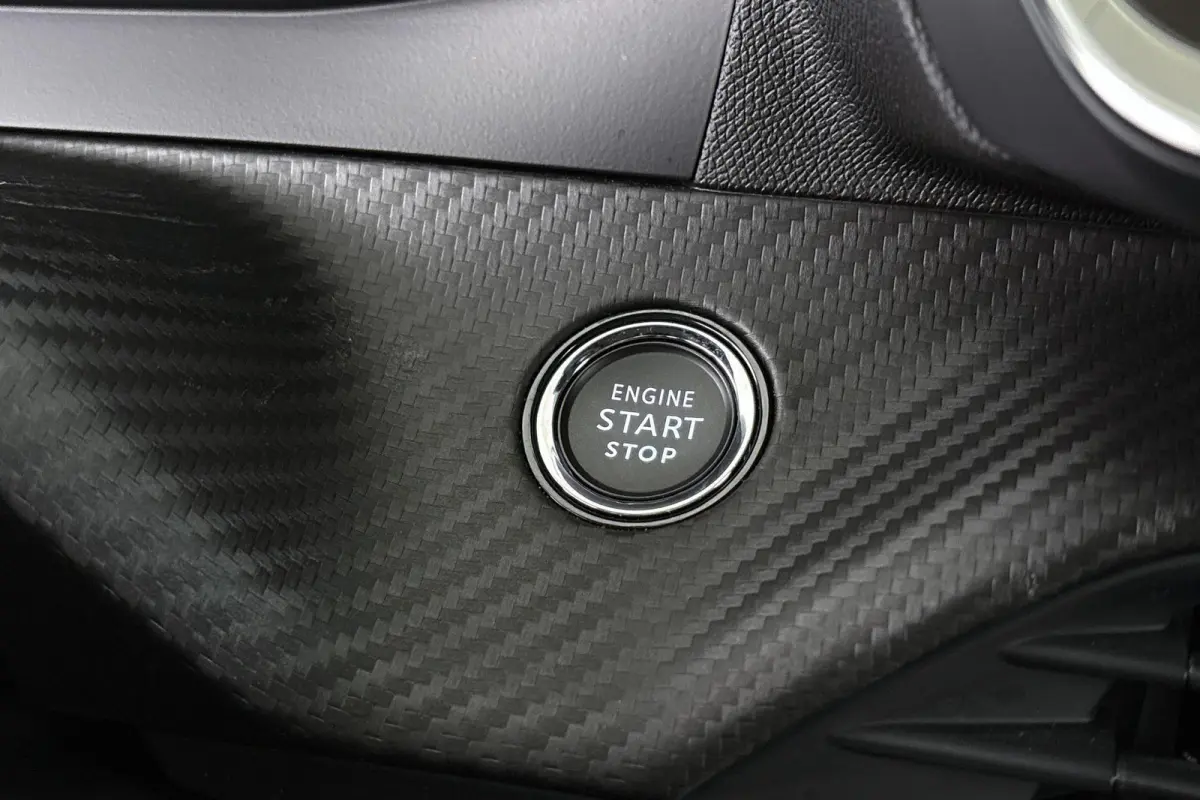 EV Allure 50 kWh Keyless Apple CarPlay 17"