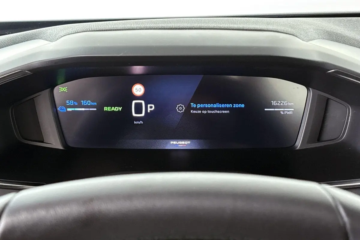 EV Allure 50 kWh Keyless Apple CarPlay 17"