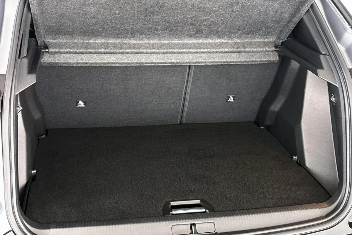 EV Allure 50 kWh Keyless Apple CarPlay 17"