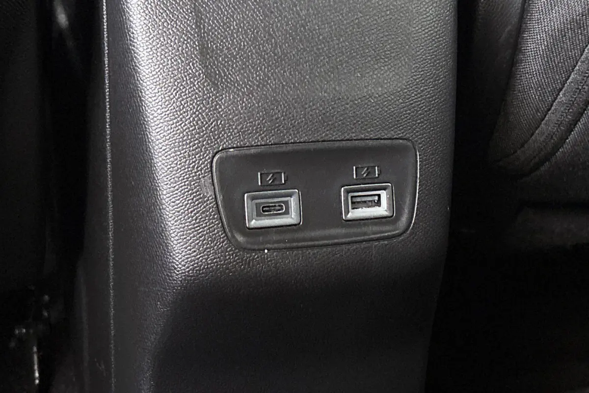 EV Allure 50 kWh Keyless Apple CarPlay 17"