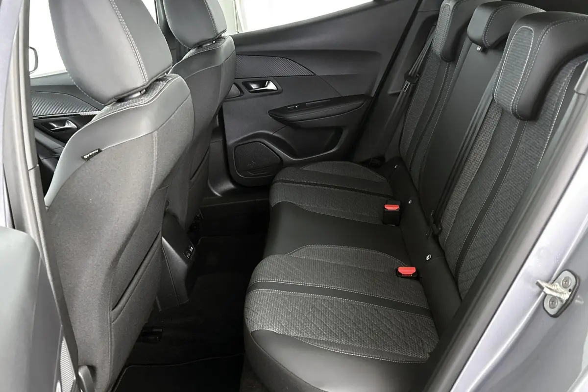EV Allure 50 kWh Keyless Apple CarPlay 17"