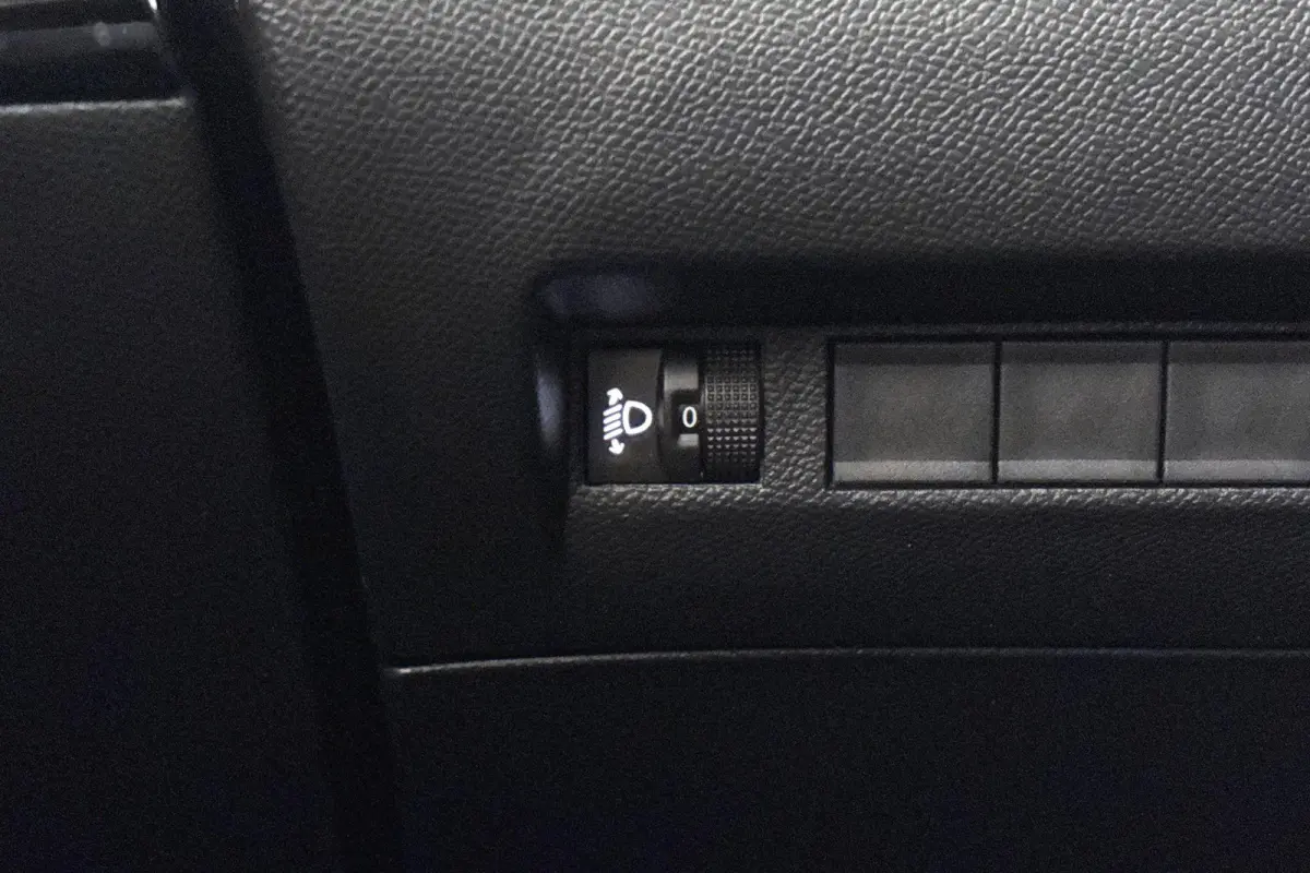 EV Allure 50 kWh Keyless Apple CarPlay 17"