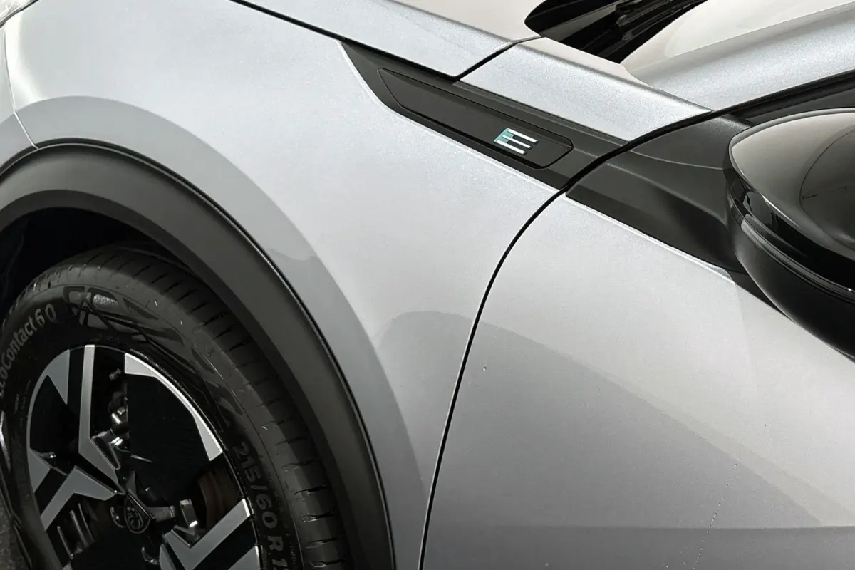 EV Allure 50 kWh Keyless Apple CarPlay 17"