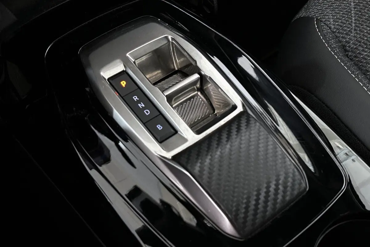 EV Allure 50 kWh Keyless Apple CarPlay 17"