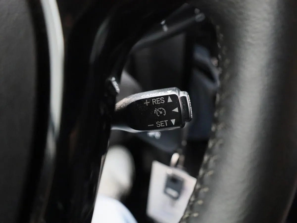 1.0 e-VTi Envy | AIRCONDITIONING | 5 DEURS | LICHTMETALEN VELGEN | CRUISE CONTROL