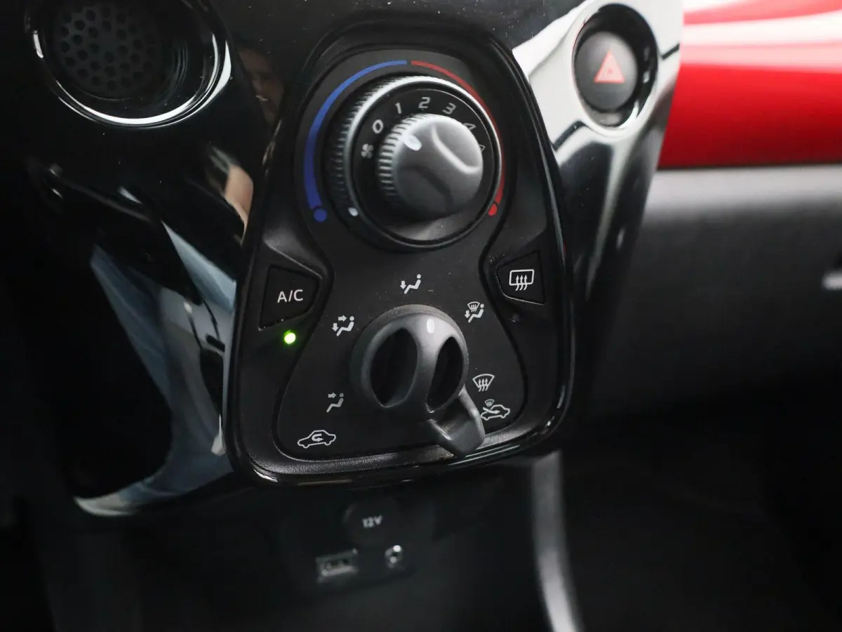 1.0 e-VTi Envy | AIRCONDITIONING | 5 DEURS | LICHTMETALEN VELGEN | CRUISE CONTROL
