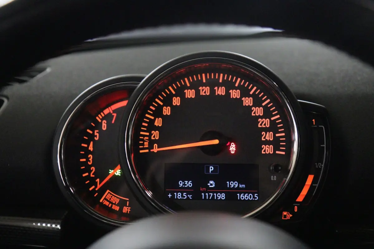 2.0 Cooper S Chili Serious Business / PANO/H-K/CARPLAY/KEYLESS/VOL
