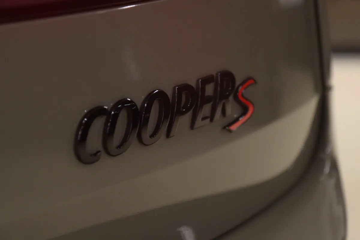 2.0 Cooper S Chili Serious Business / PANO/H-K/CARPLAY/KEYLESS/VOL