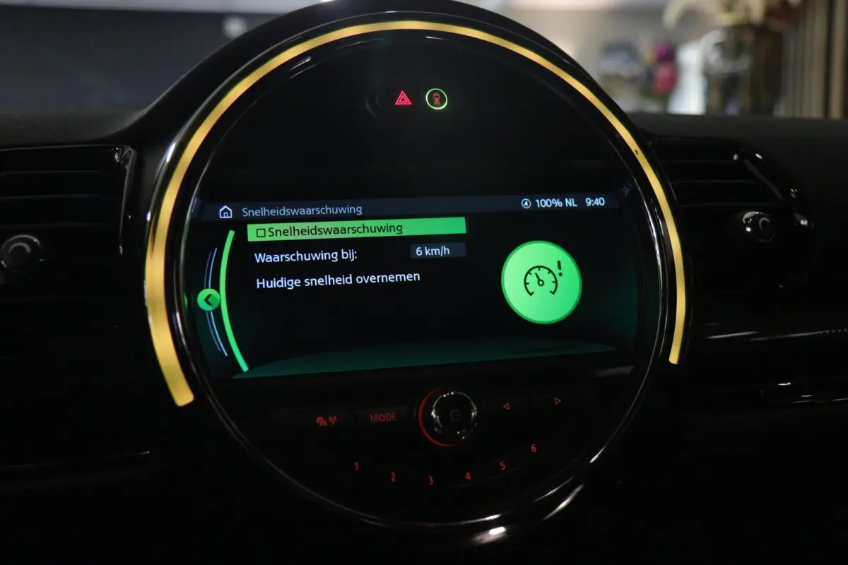 2.0 Cooper S Chili Serious Business / PANO/H-K/CARPLAY/KEYLESS/VOL