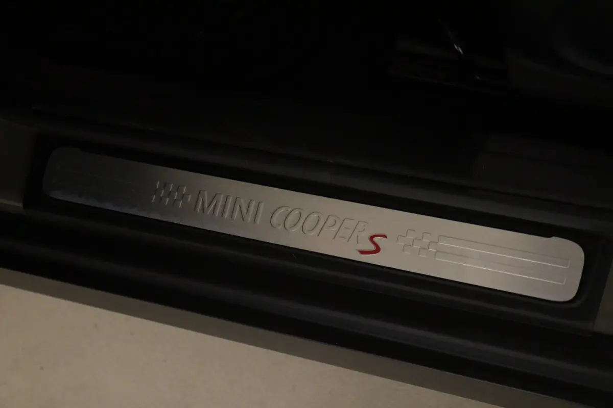 2.0 Cooper S Chili Serious Business / PANO/H-K/CARPLAY/KEYLESS/VOL