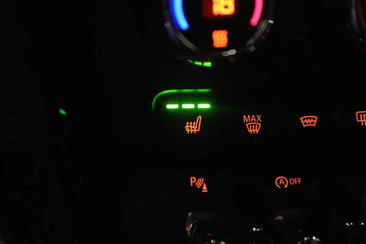 2.0 Cooper S Chili Serious Business / PANO/H-K/CARPLAY/KEYLESS/VOL