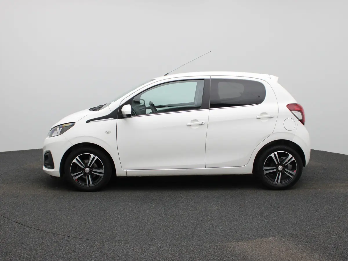 1.0 VTi Active | AUTOMAAT | AIRCONDITIONING | APPLE CARPLAY / ANDROID AUTO | LICHTMETALEN VELGEN | CAMERA